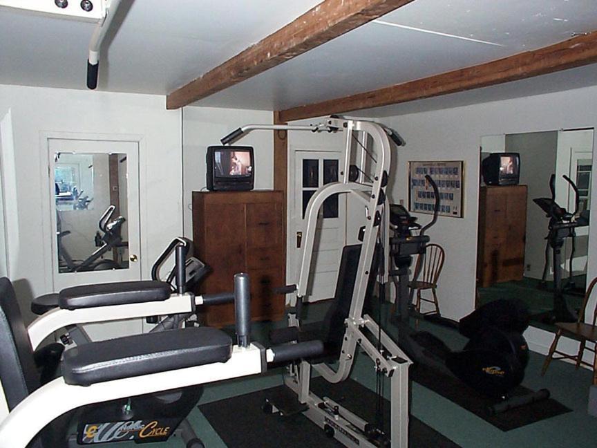 Inn At Pleasant Lake New London Extérieur photo