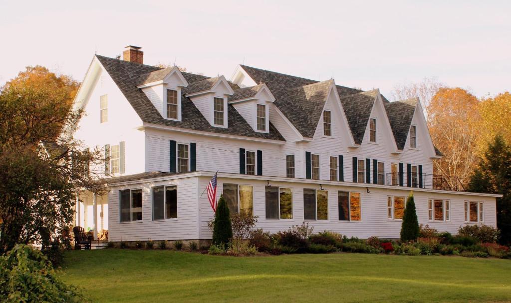 Inn At Pleasant Lake New London Extérieur photo