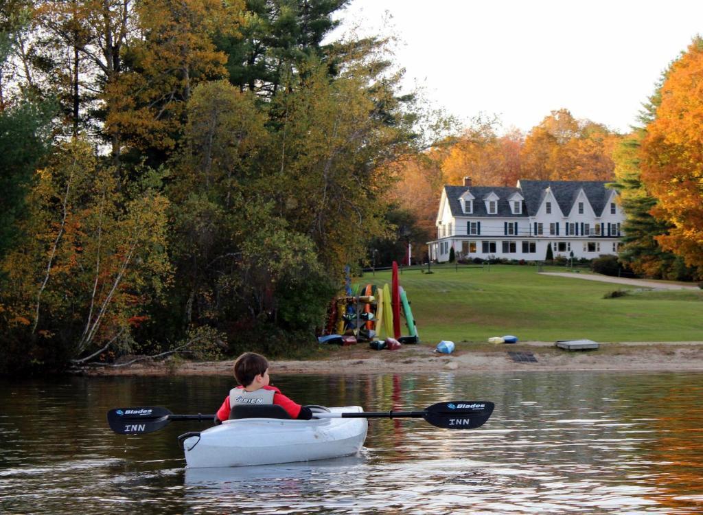 Inn At Pleasant Lake New London Extérieur photo