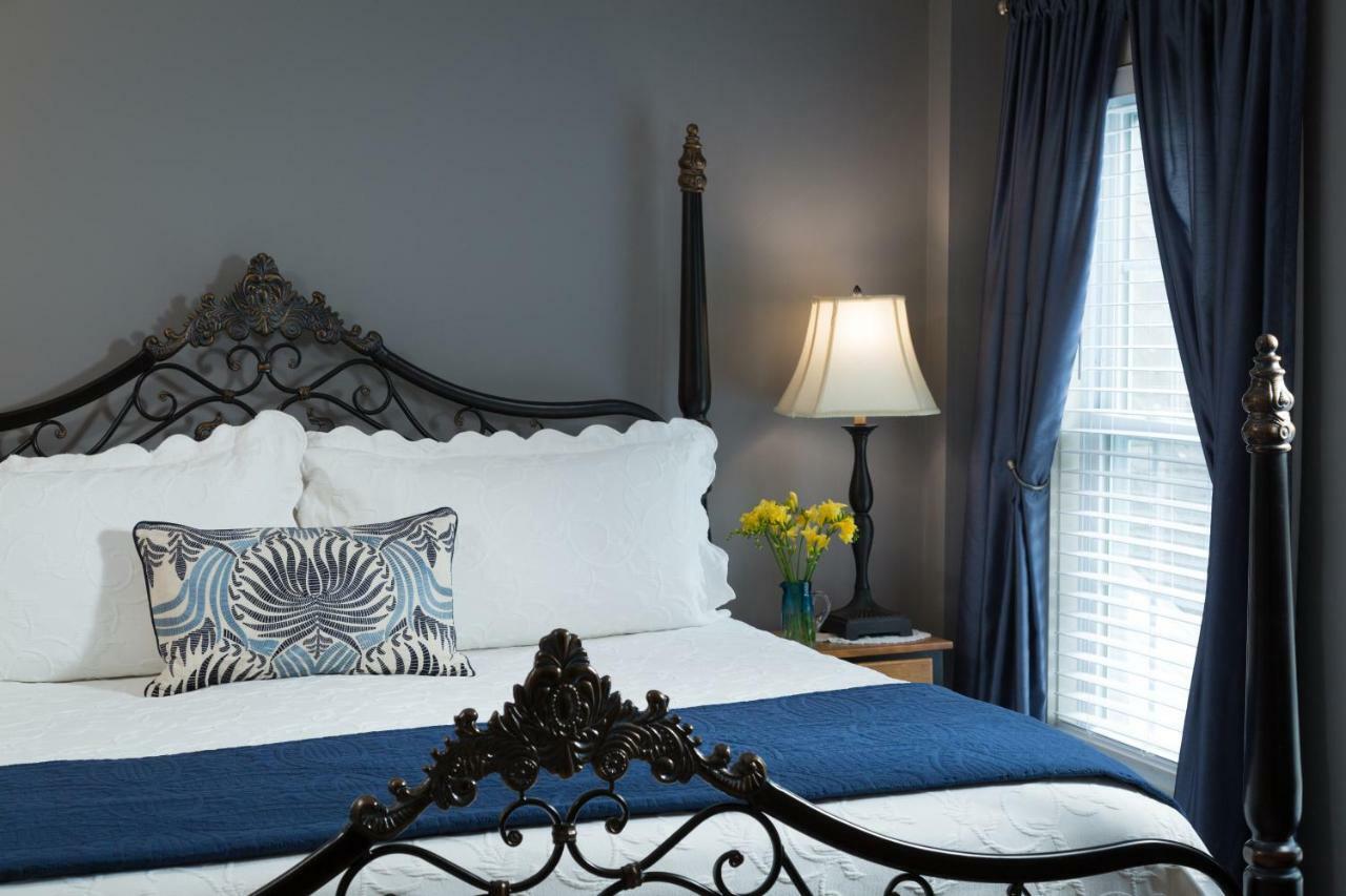 Inn At Pleasant Lake New London Extérieur photo