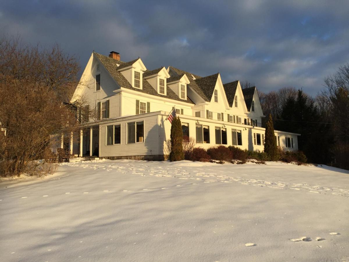 Inn At Pleasant Lake New London Extérieur photo